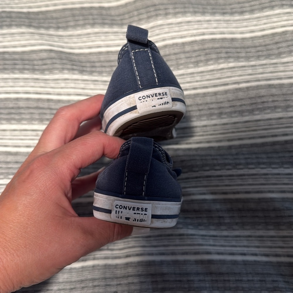 Velcro Infant Size 10 Converse Navy - Picture 6 of 9